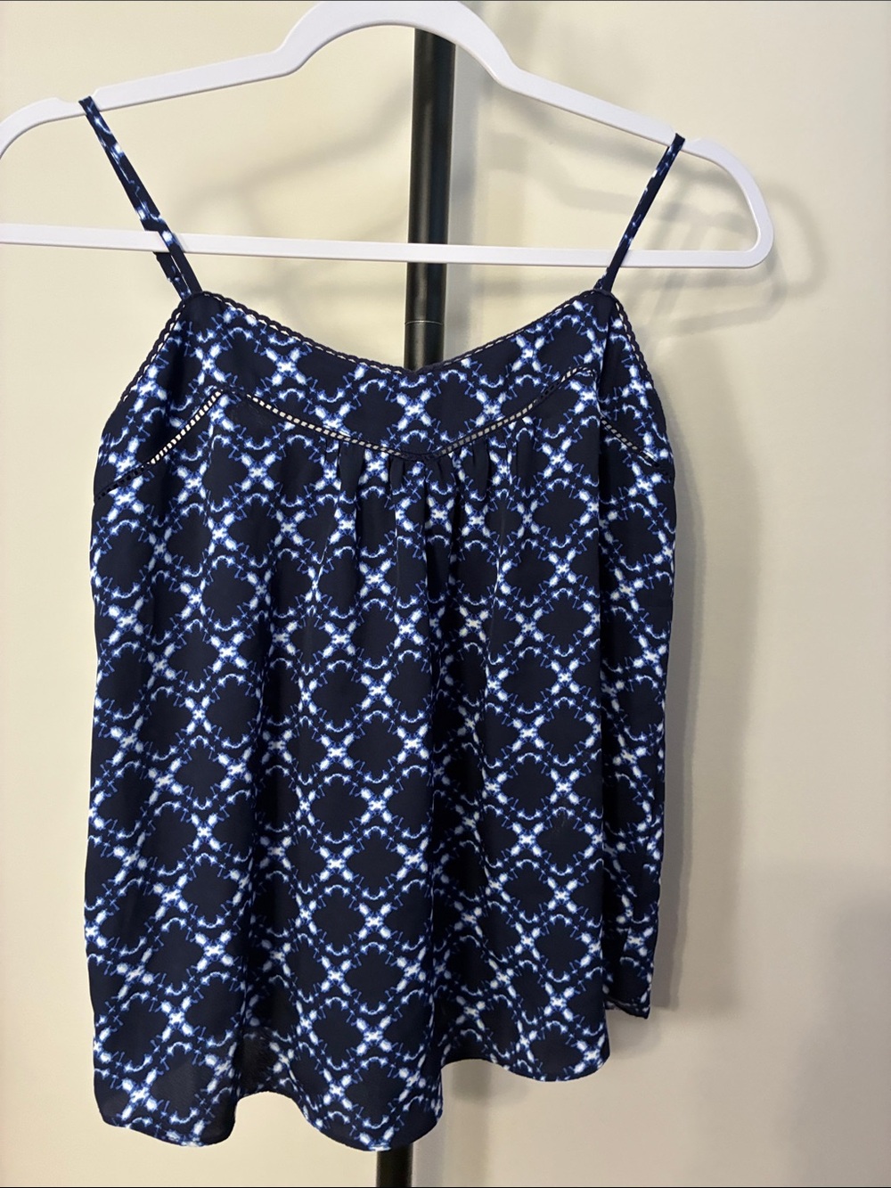 💕 Jessica Simpson Navy Blue White Tie Dye Print Camisole Tank XS / XXS - Picture 2 of 7